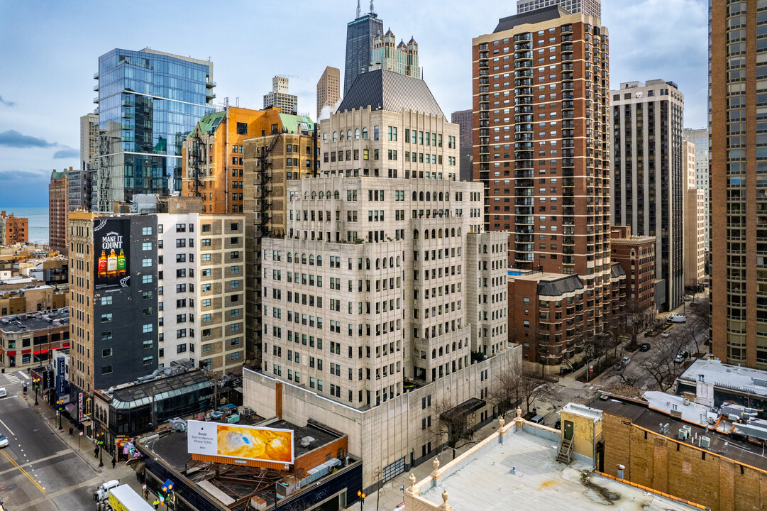 Dearborn Elm in Chicago, IL - Building Photo