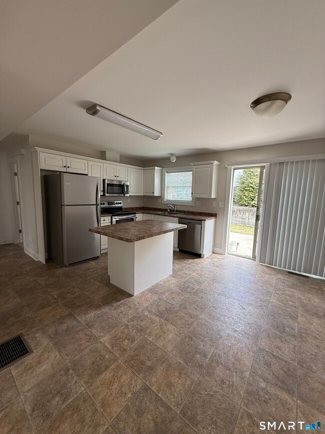 783 Naugatuck Ave in Milford, CT - Building Photo - Building Photo