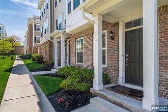 117 Truman Dr in Wood Ridge, NJ - Building Photo - Building Photo