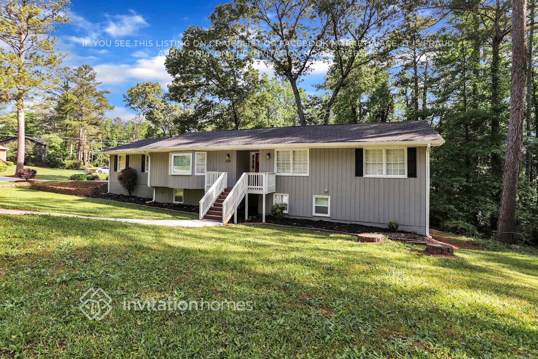 4104 Windermere Dr in Stonecrest, GA - Building Photo