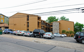 Black Diamond Apartments in Austin, TX - Building Photo - Building Photo