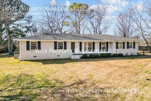 2209 Rothmore Dr SW in Huntsville, AL - Building Photo