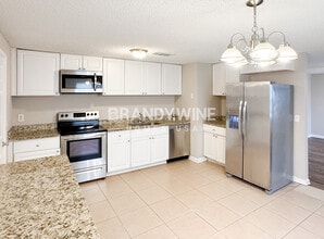 2412 Alden Trace Blvd W in Jacksonville, FL - Building Photo - Building Photo
