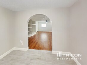 2536 Eastbrook Blvd in Winter Park, FL - Foto de edificio - Building Photo