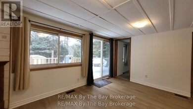 35 47th St N in Wasaga Beach, ON - Building Photo - Building Photo