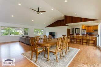 984 Waiholo St in Honolulu, HI - Building Photo - Building Photo