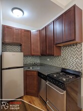 429 W Roscoe St, Unit 1 in Chicago, IL - Building Photo - Building Photo