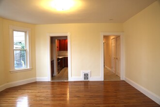 116 Paul Revere Rd, Unit 1 in Arlington, MA - Foto de edificio - Building Photo