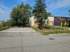 19 Lloyd Dr in Cheektowaga, NY - Building Photo - Building Photo