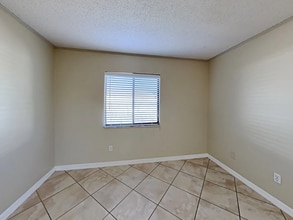 137 Alameda Dr in Kissimmee, FL - Building Photo - Building Photo