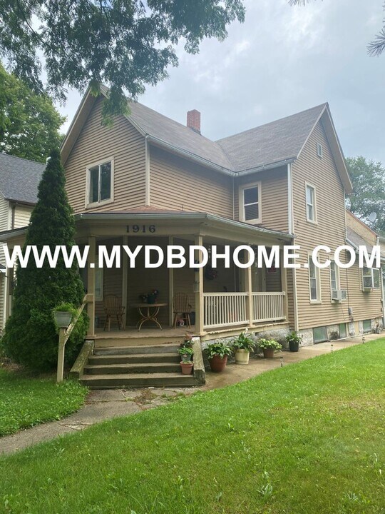 1916 W Main St-Unit -Apt #2 in Fort Wayne, IN - Building Photo