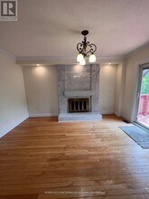 202 Billings Crescent in Newmarket, ON - Building Photo - Building Photo