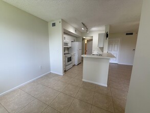 266 Village Blvd in Tequesta, FL - Building Photo - Building Photo