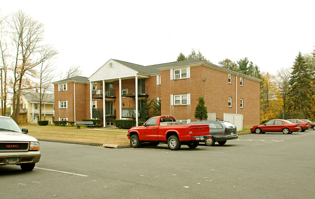 Hillview Arms in Plantsville, CT - Building Photo - Building Photo