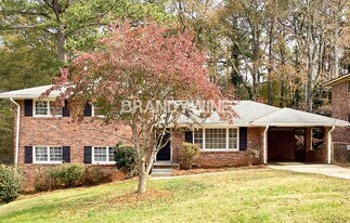 2336 Columbia Woods Ct in Decatur, GA - Building Photo