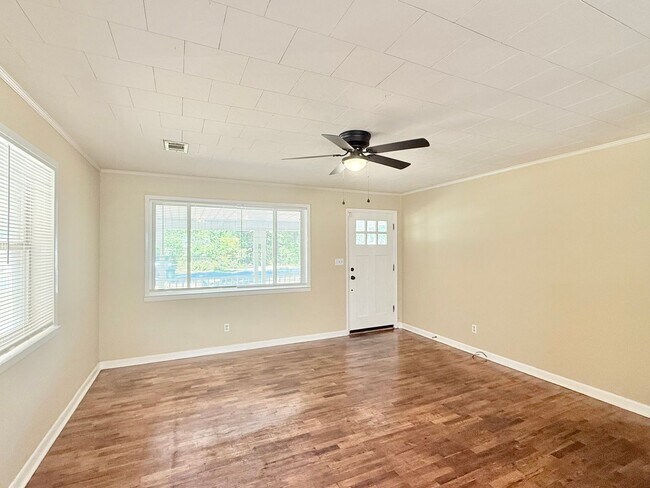 8920 Lewis St in Pensacola, FL - Building Photo - Building Photo