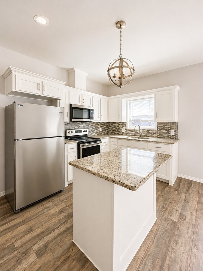 4905 N Winona Dr, Unit 3, Unit 3