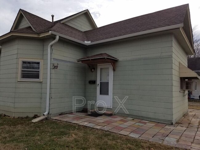 302 E 7th St in Pittsburg, KS - Building Photo - Building Photo