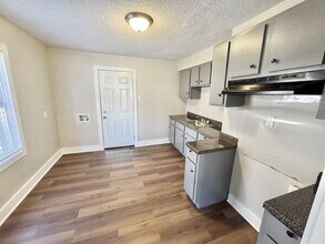 2071 Hubert Ave in Memphis, TN - Building Photo - Building Photo