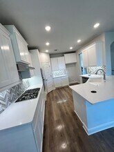 1704 Dunbrook Rd in McKinney, TX - Foto de edificio - Building Photo