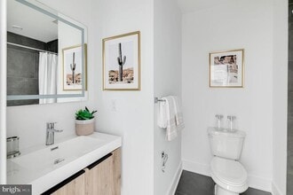 2201 Washington Ave in Philadelphia, PA - Building Photo - Building Photo