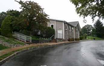26 Tory Ct in Bedminster, NJ - Building Photo - Building Photo