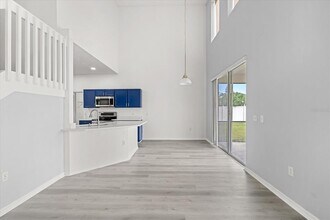 521 Bromley Ct in Kissimmee, FL - Foto de edificio - Building Photo
