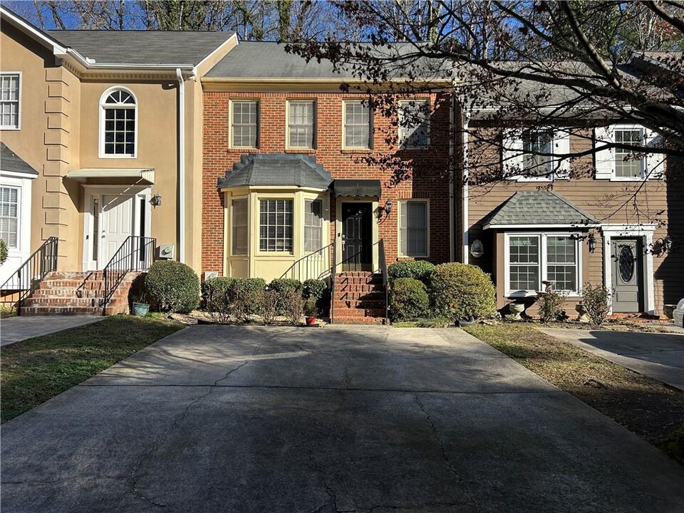 596 St James Walk SE in Marietta, GA - Building Photo