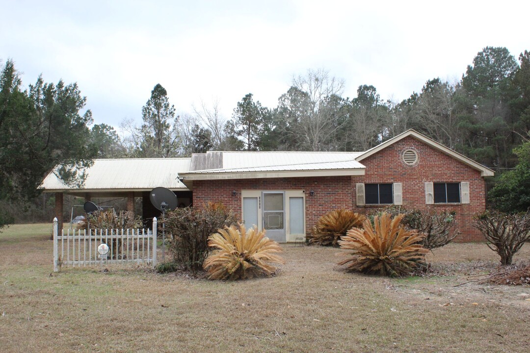 3469 Pioneer Rd in Vernon, FL - Building Photo