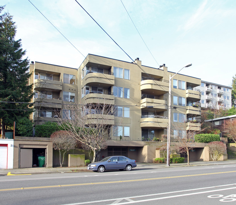 Dexter Place Condominiums in Seattle, WA - Building Photo