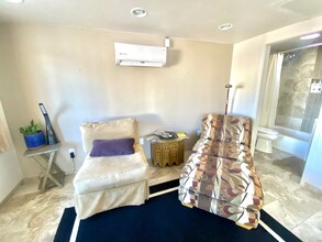 2416 E Mabel St in Tucson, AZ - Foto de edificio - Building Photo