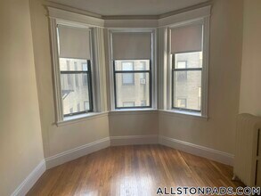 1152 Commonwealth Ave in Boston, MA - Building Photo - Building Photo