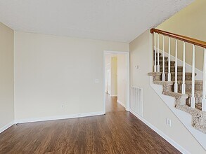 280 Iris Dr in Hendersonville, TN - Foto de edificio - Building Photo