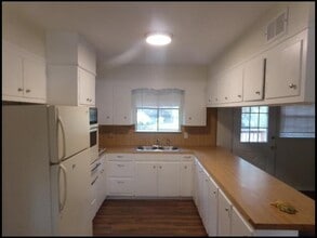 408 Pickwick Ln in North Little Rock, AR - Foto de edificio - Building Photo