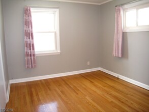 131 N Passaic Ave in Chatham, NJ - Building Photo - Building Photo