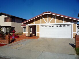 2042 Ilex Ave in San Diego, CA - Building Photo