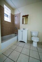 327-29 S Central Park Chicago, IL 60624 in Chicago, IL - Foto de edificio - Building Photo