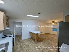 4574 Bellamy Bridge Rd in Marianna, FL - Building Photo - Building Photo