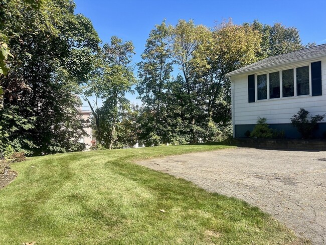 24 Lily St in Lynn, MA - Building Photo - Building Photo