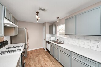 3919 Vauxhall Dr S in Houston, TX - Building Photo - Building Photo