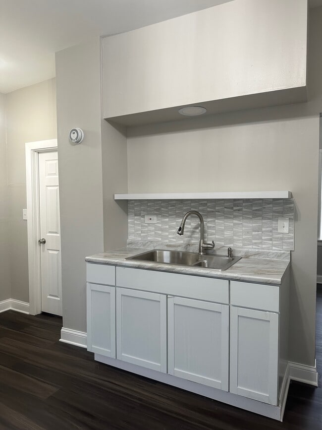 116 N 21st Ave, Unit 2F in Melrose Park, IL - Building Photo - Building Photo