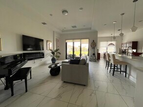 5663 St Armands Way in Westlake, FL - Building Photo - Building Photo