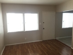 907 Manhattan Ave-Unit -1 in Hermosa Beach, CA - Building Photo - Building Photo