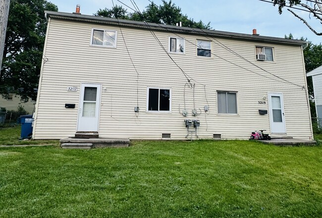 32117 Genessee St, Unit 32117 Genesse St