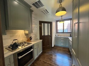 1372 E 57th St in Chicago, IL - Building Photo - Building Photo