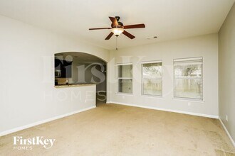 300 Springtree St in Denton, TX - Building Photo - Building Photo