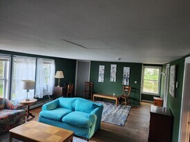 2460 US Route 5 N in Windsor, VT - Building Photo