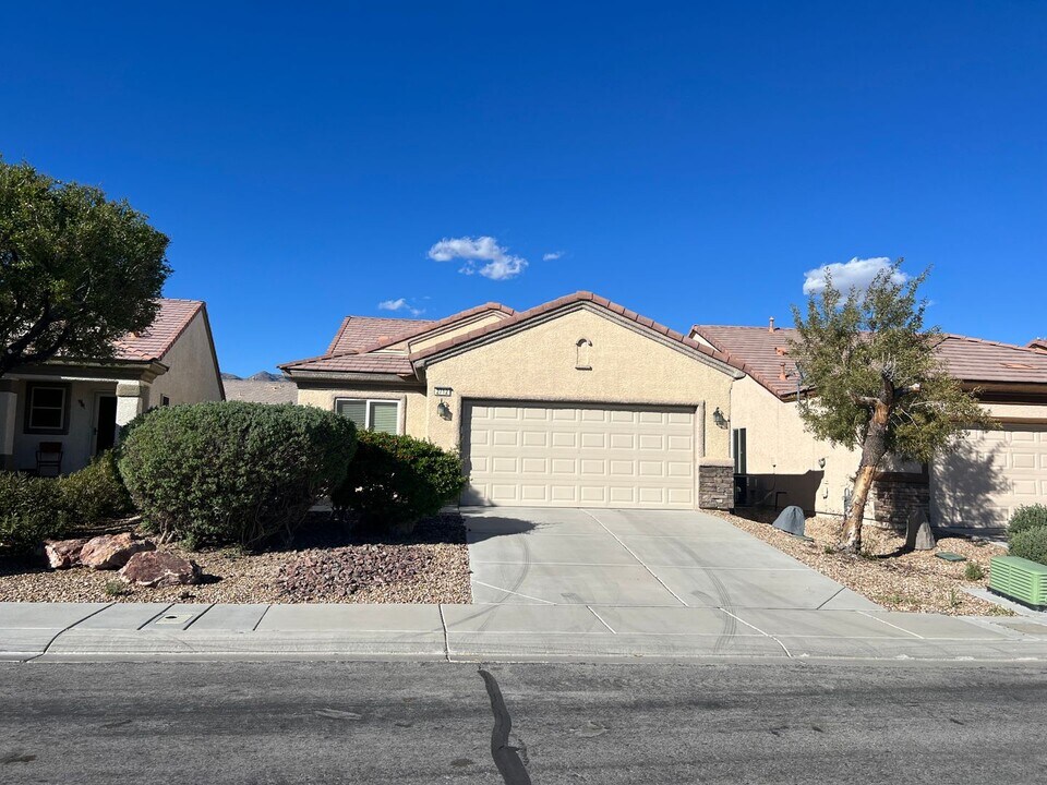 2712 Cheer Pheasant Ave in North Las Vegas, NV - Building Photo