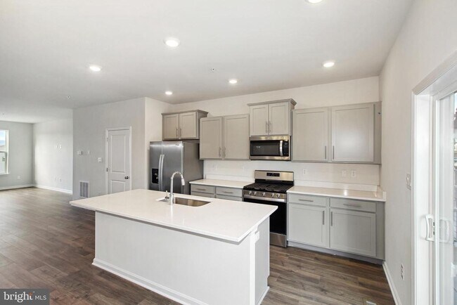 406 Carroll Walk Ave in Frederick, MD - Building Photo - Building Photo