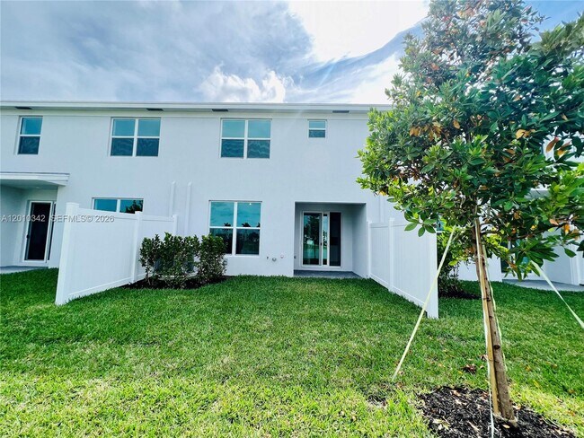 6909 Harbours Edge Ave in Greenacres, FL - Building Photo - Building Photo